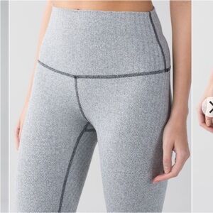 Lululemon Size 6 28 โ double lined herringbone